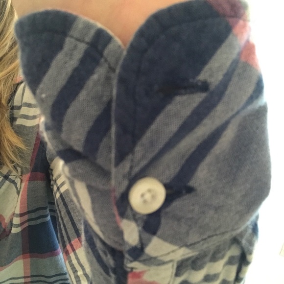 American Eagle button down - Picture 4 of 6